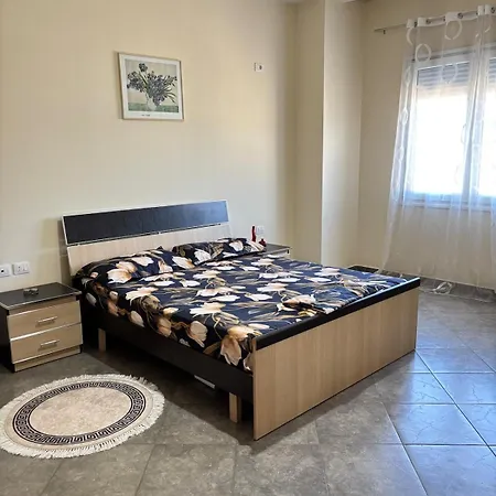 Family Retreat فلورا
